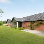 Lovely Home In Lokken With Sauna Hébergement de vacances